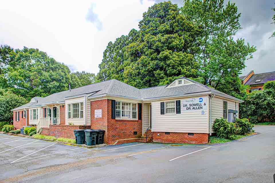 Office building at Myers Park Dental Partners in Charlotte, NC