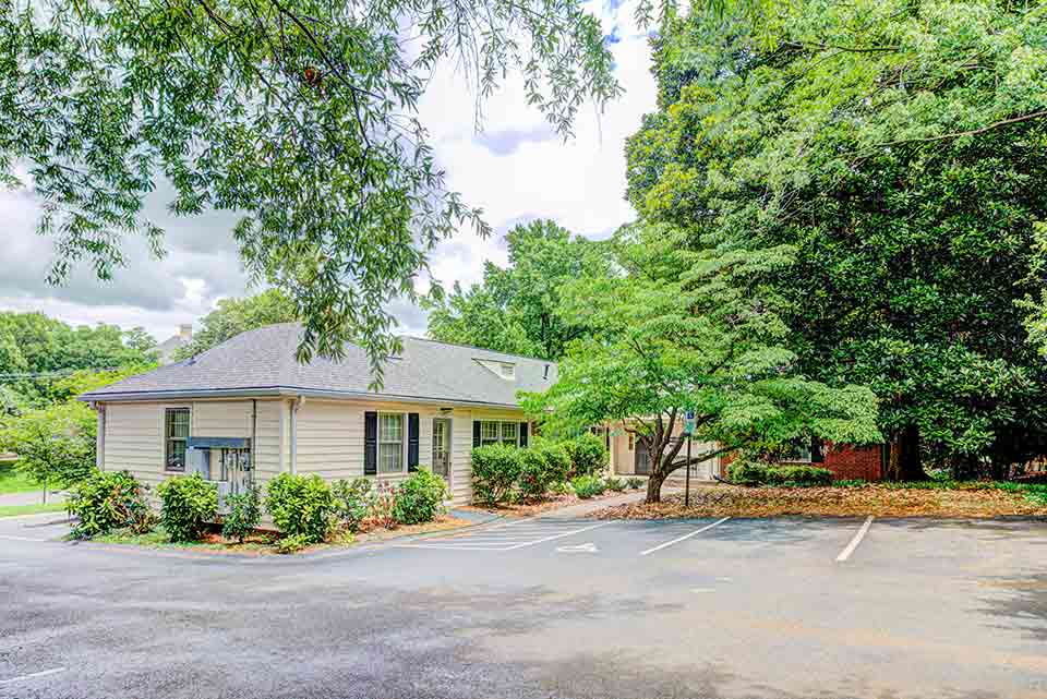Myers Park Dental Partners dental office and parking in Charlotte, NC