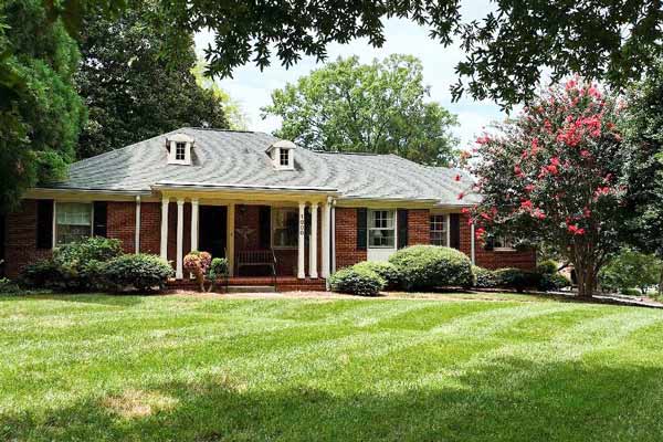 Myers Park Dental Partners office building in Charlotte, NC.